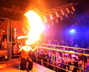 Feuershow im Club