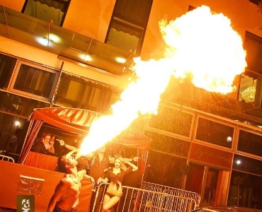Feuer Spucker Berlin feuerspucken Berlin